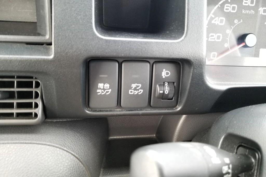 Honda Acty Truck 0.66 Acty Attack 5spd Manual 4WD