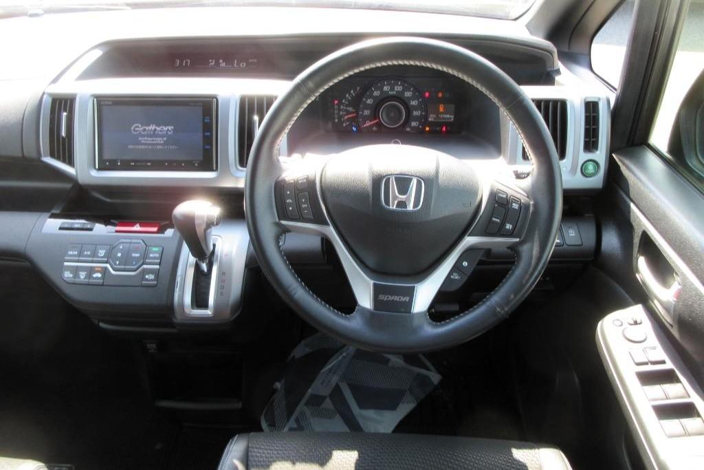 Honda Stepwagon 2.0 Spada Z Cool Spirit MPV 5dr Petrol Auto 8 Seater
