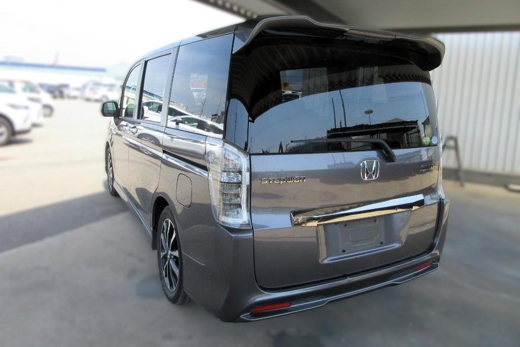Honda Stepwagon 2.0 Spada Z Cool Spirit MPV 5dr Petrol Auto 8 Seater